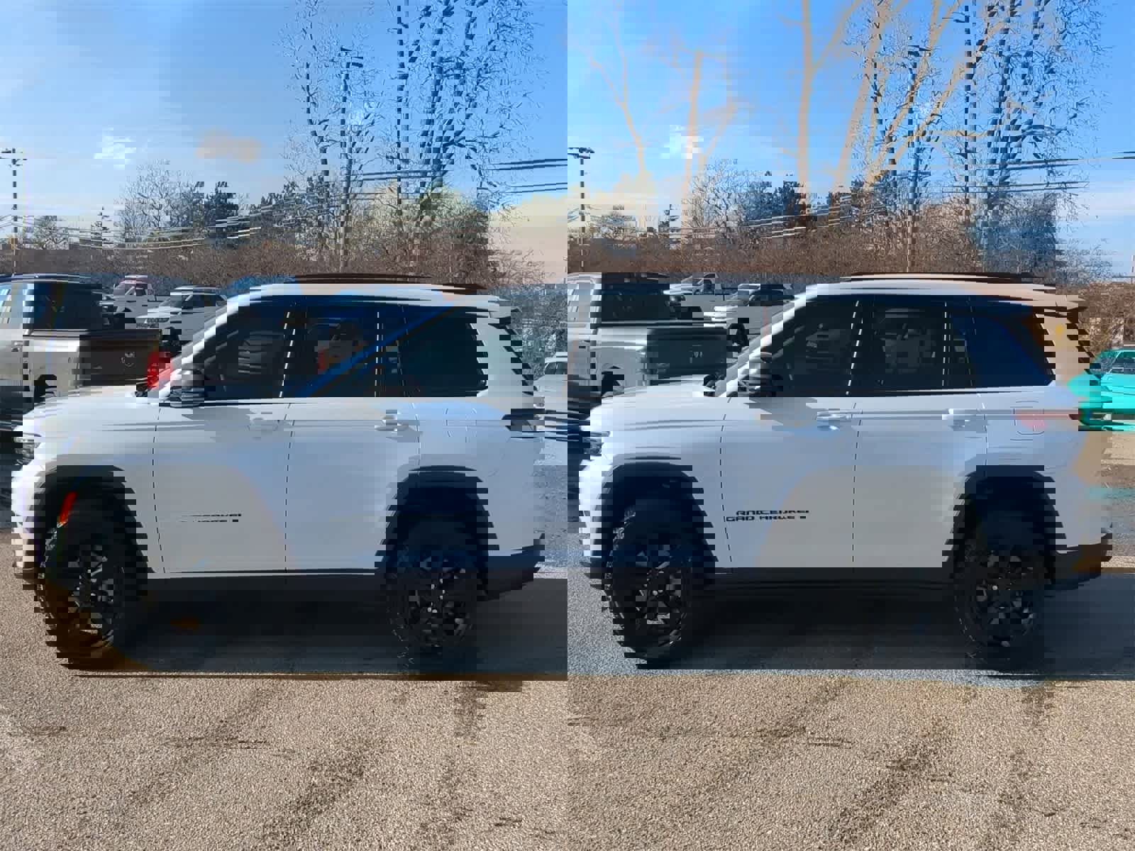 Certified 2022 Jeep Grand Cherokee L Limited w/ Black Appearance Package image 11