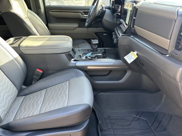 Used 2025 Chevrolet Silverado 1500 ZR2 w/ Technology Package image 15