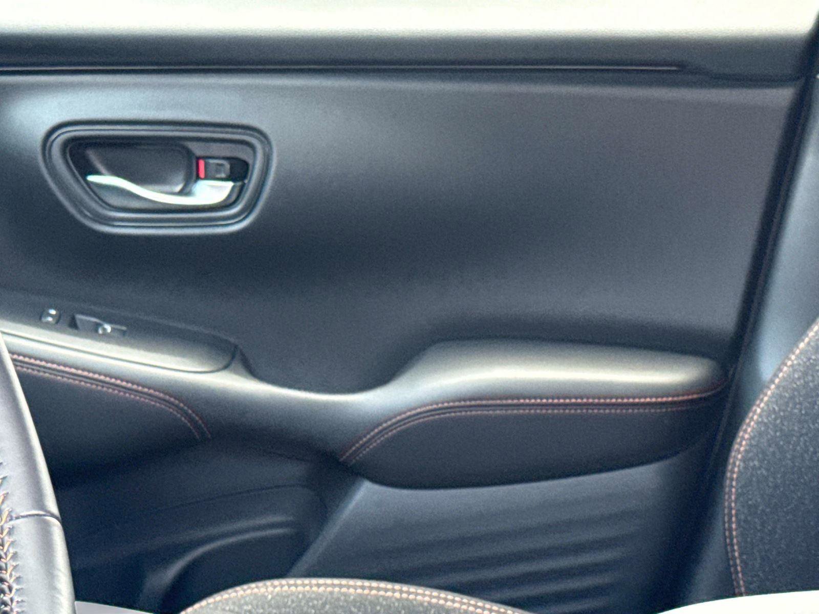 Certified 2025 Honda HR-V Sport image 19