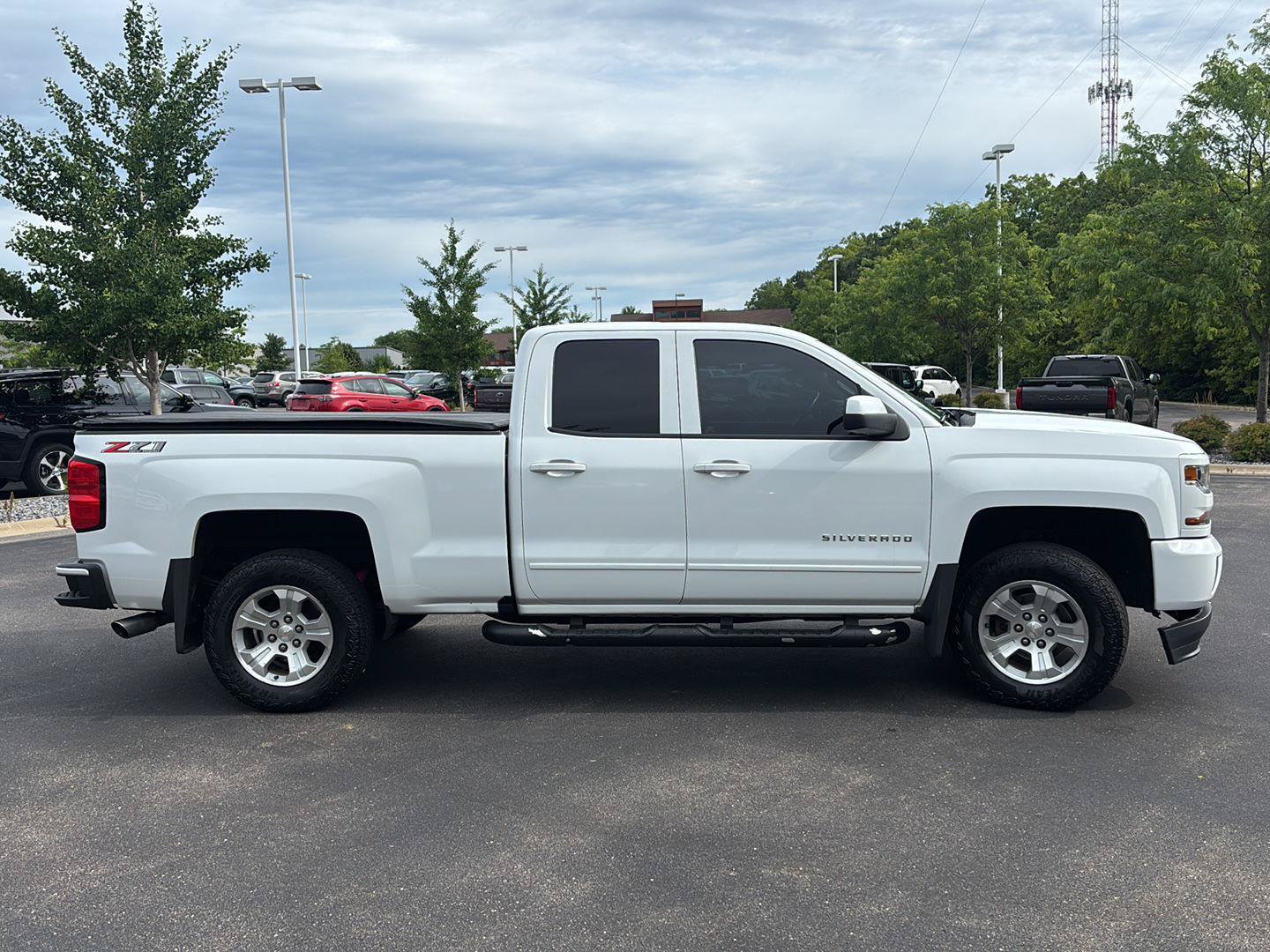Used 2018 Chevrolet Silverado 1500 LT w/ All Star Edition AWD/4WD image 8