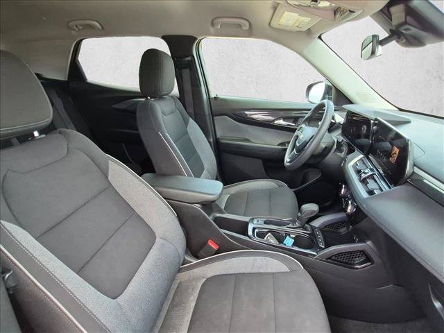 Used 2025 Chevrolet TrailBlazer LT AWD/4WD image 21