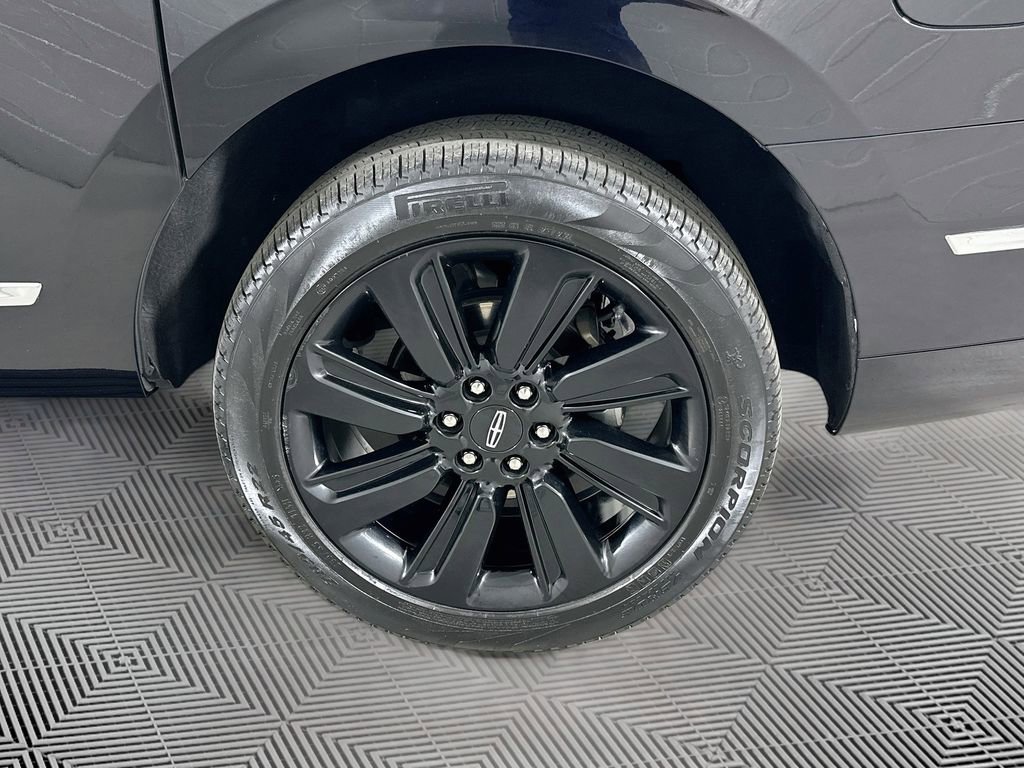 Used 2022 Lincoln Navigator L Reserve w/ Monochromatic Package image 26