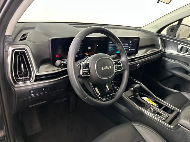 Used 2025 Kia Sorento S w/ Panoramic Sunroof Package image 13