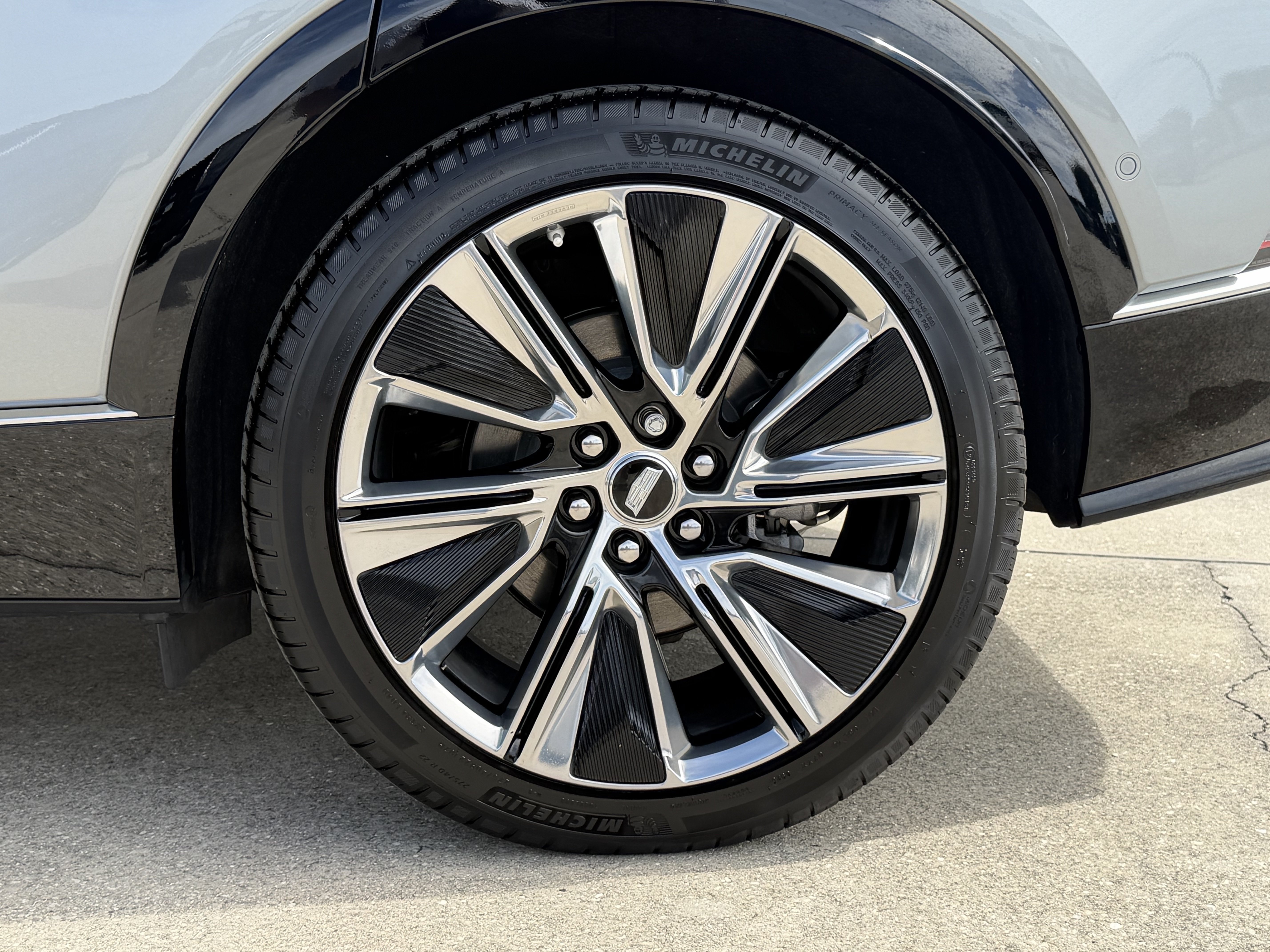Certified 2026 Cadillac Lyriq Signature Luxury w/ Nappa Leather Package AWD/4WD image 34