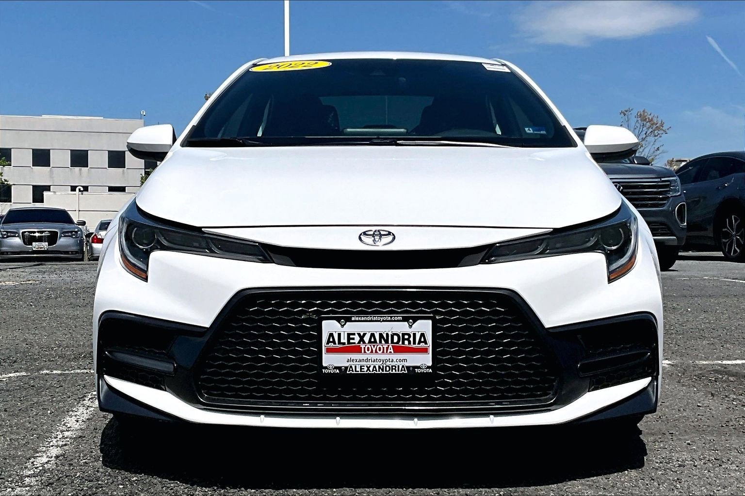 Used 2022 Toyota Corolla SE FWD image 3