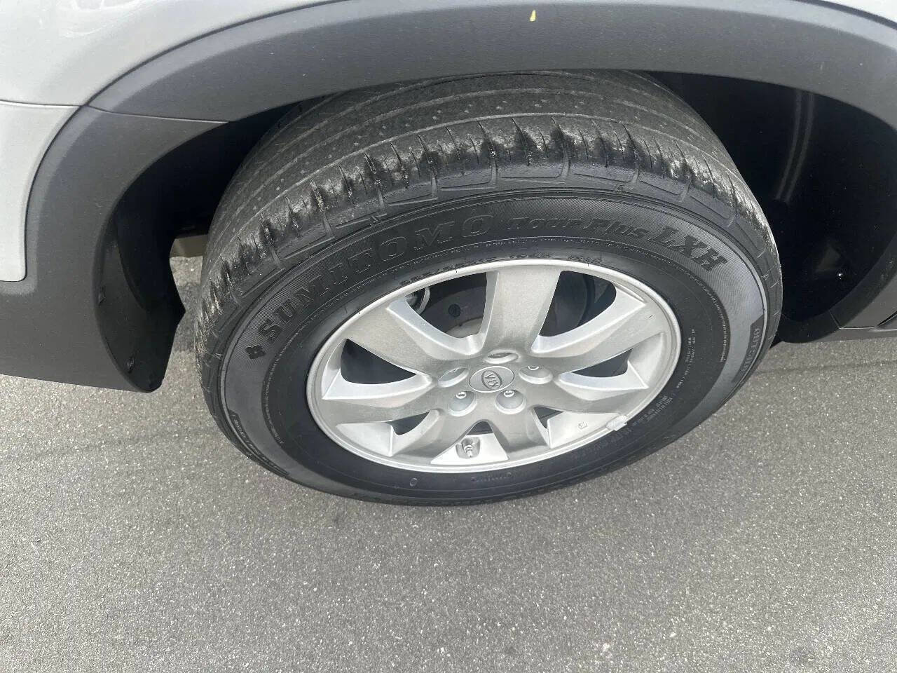 Used 2011 Kia Sorento LX 4dr SUV image 13