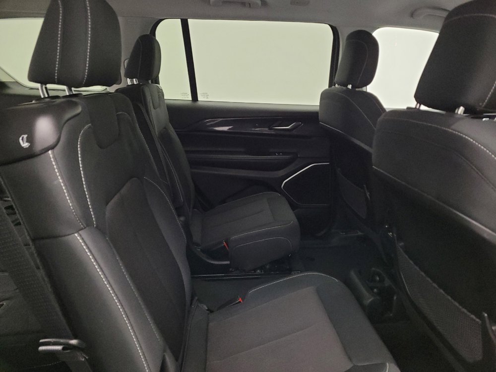 Used 2022 Jeep Grand Cherokee L Laredo w/ Luxury Tech Group I image 19