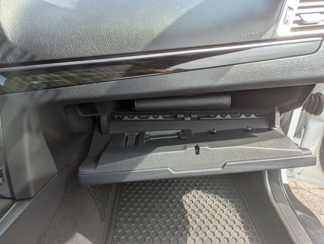 Used 2016 Mercedes-Benz E 400 4MATIC Coupe image 40