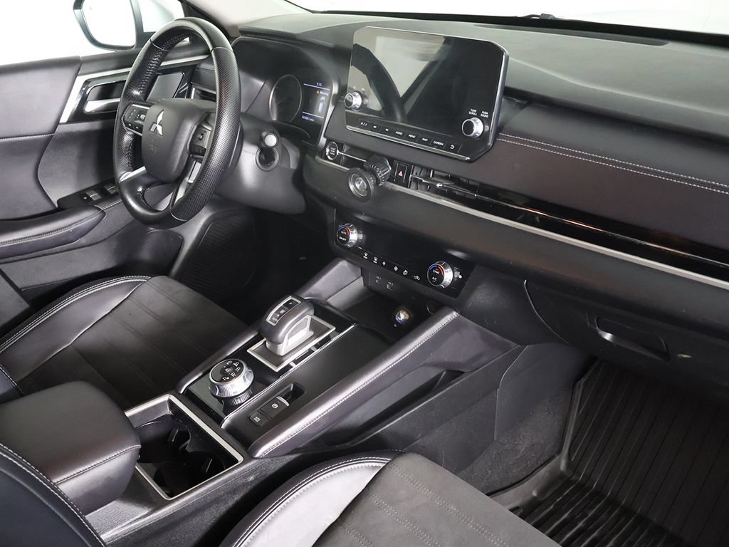 Used 2024 Mitsubishi Outlander SE FWD image 26
