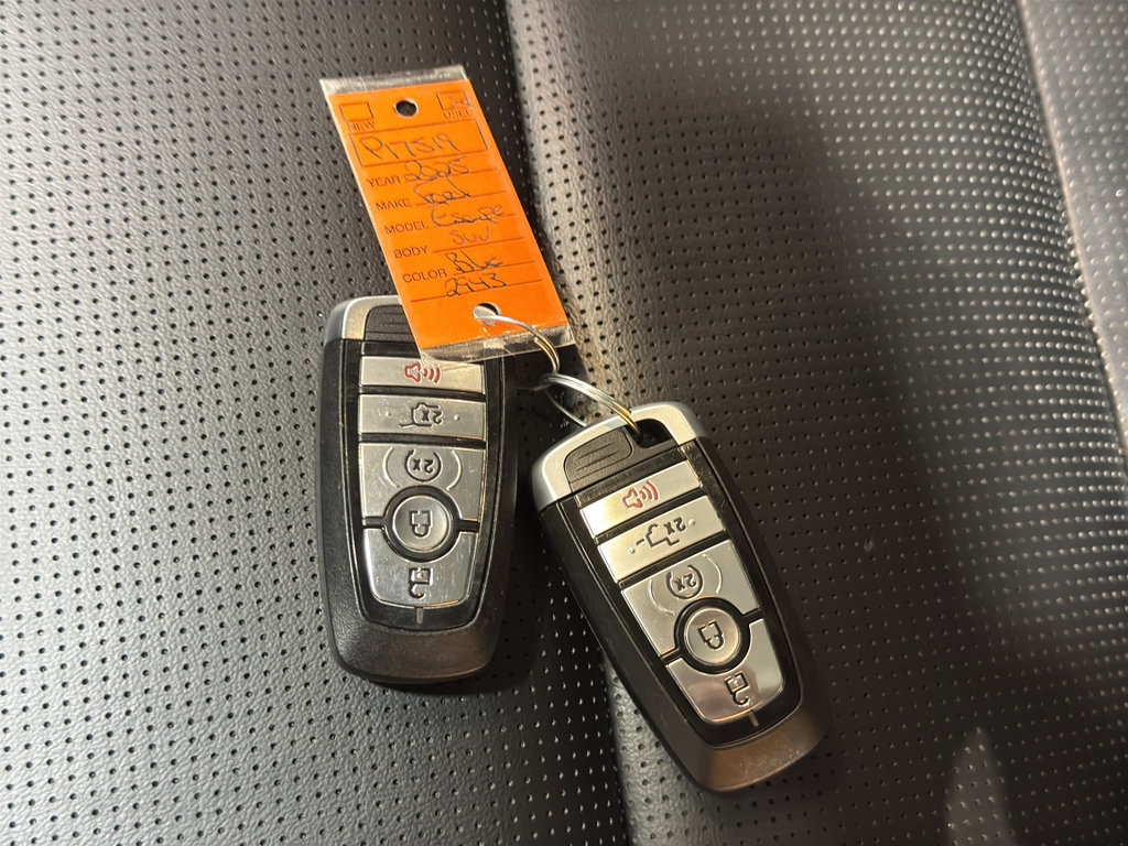 Used 2025 Ford Escape Platinum image 42