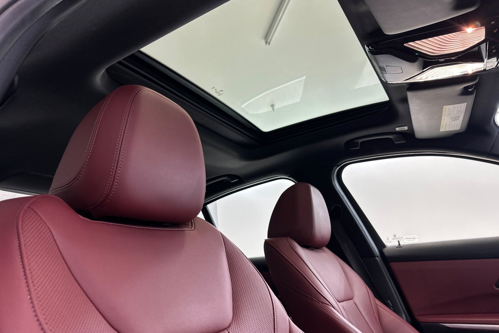 Certified 2024 BMW 330e w/ Convenience Package RWD image 25