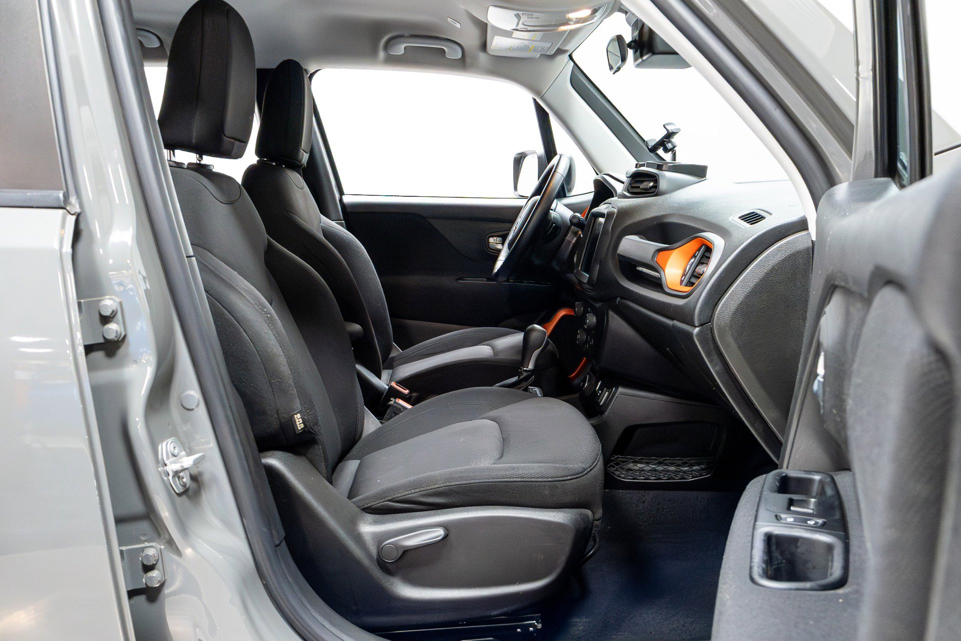 Used 2020 Jeep Renegade Sport image 27