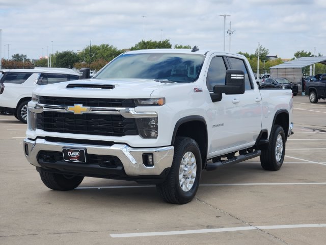 Used 2024 Chevrolet Silverado 2500 LT AWD/4WD image 12