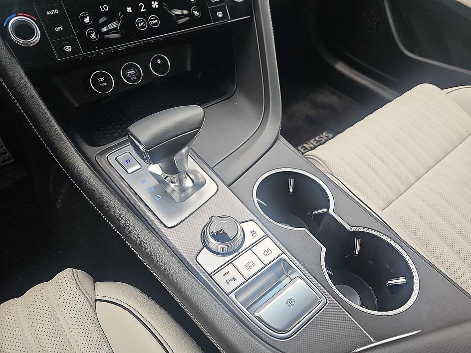 Used 2025 Genesis G70 2.5T w/ Sport Prestige Package RWD image 23