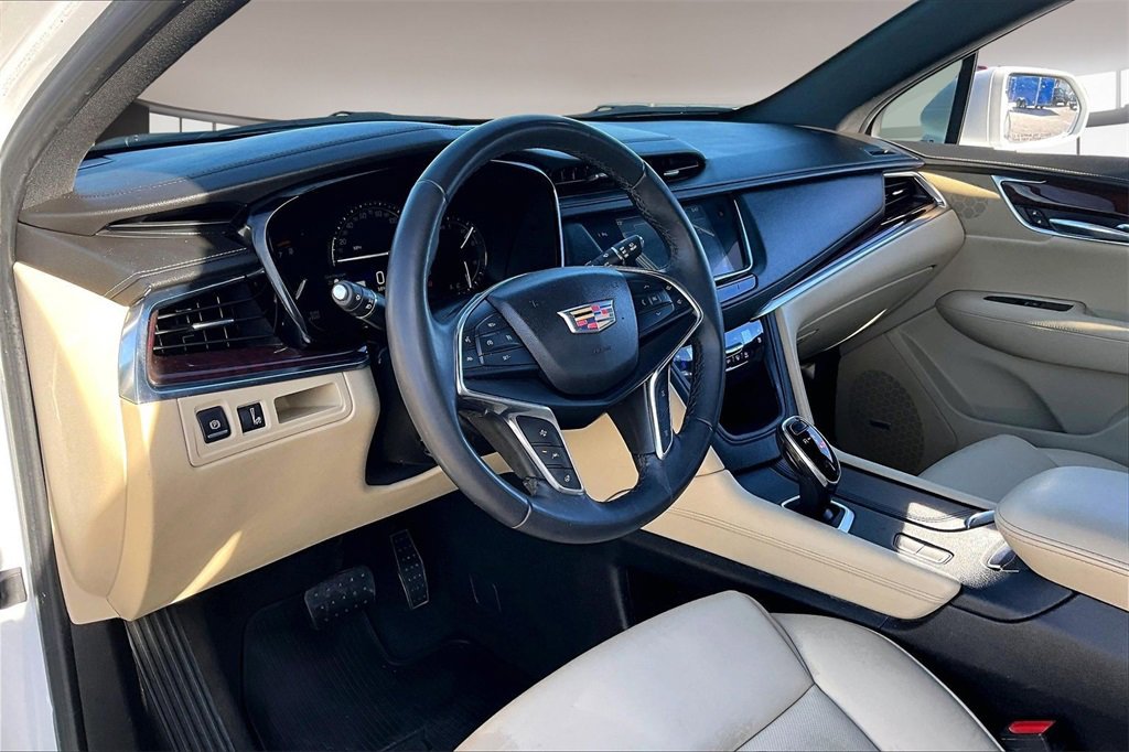 Used 2018 Cadillac XT5 Premium Luxury w/ Driver Assist Package image 13