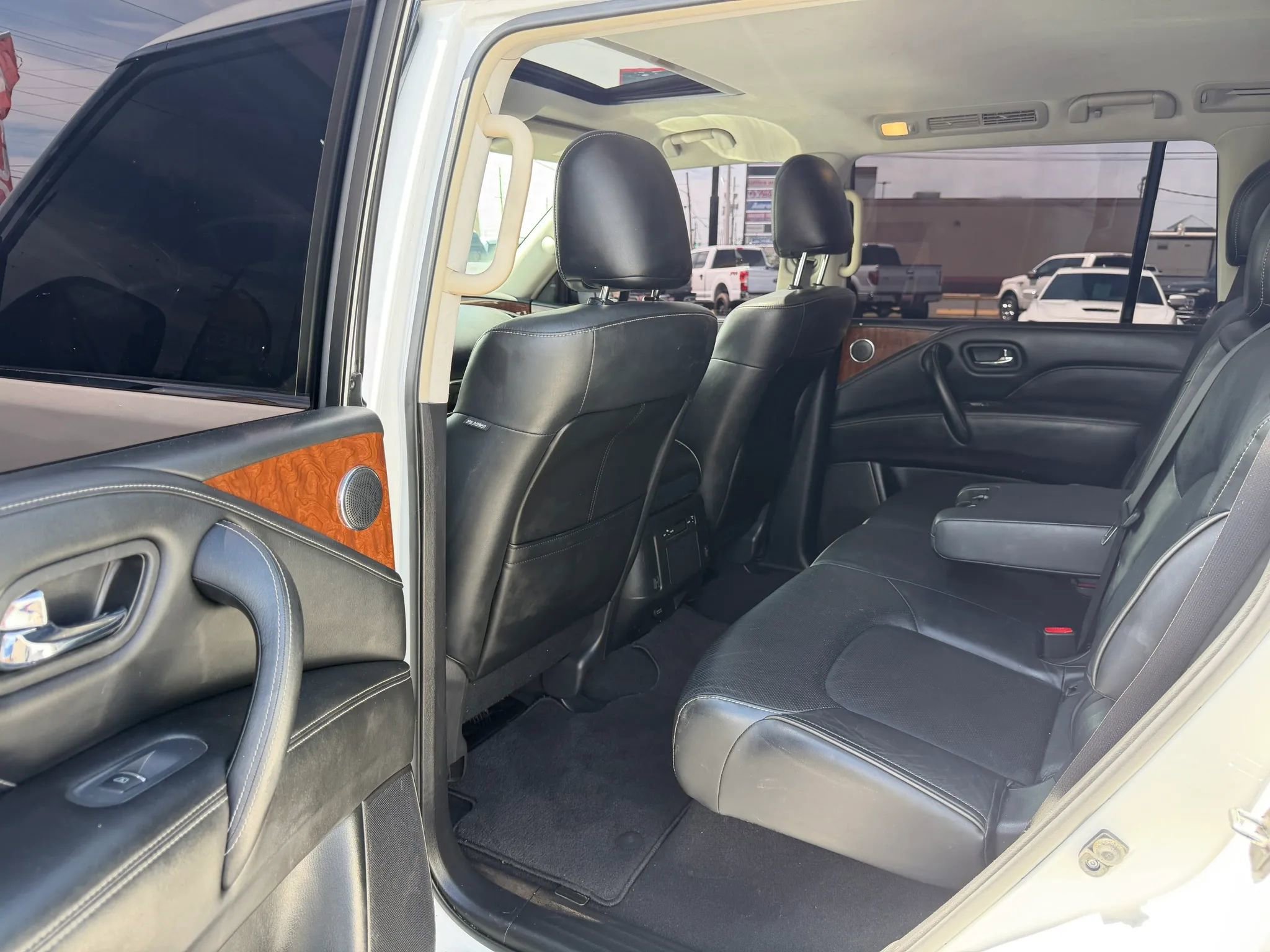 Used 2019 INFINITI QX80 Luxe w/ Proassist Package RWD image 7