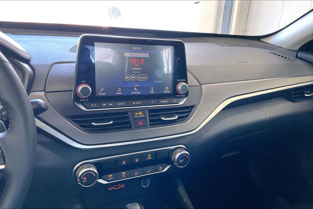 Used 2025 Nissan Altima 2.5 SR image 10