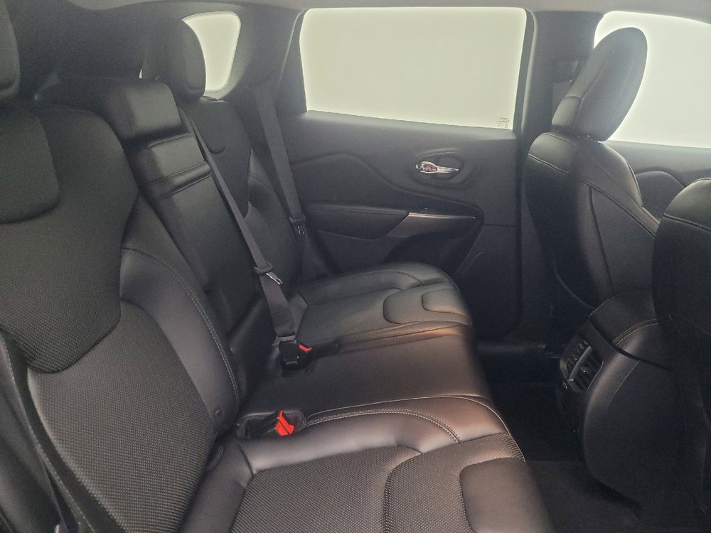 Used 2019 Jeep Cherokee Limited AWD/4WD image 19