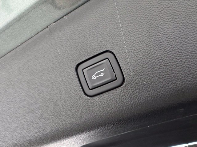 Certified 2023 Chevrolet Traverse LT w/ LPO, Floor Liner Package AWD/4WD image 46