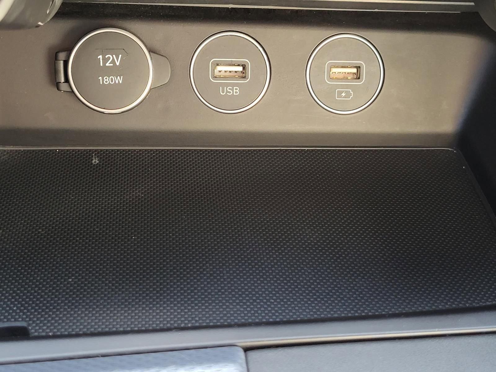 Used 2022 Genesis G70 3.3T image 30