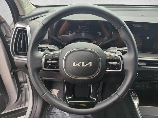 Used 2025 Kia Sorento EX AWD/4WD image 11
