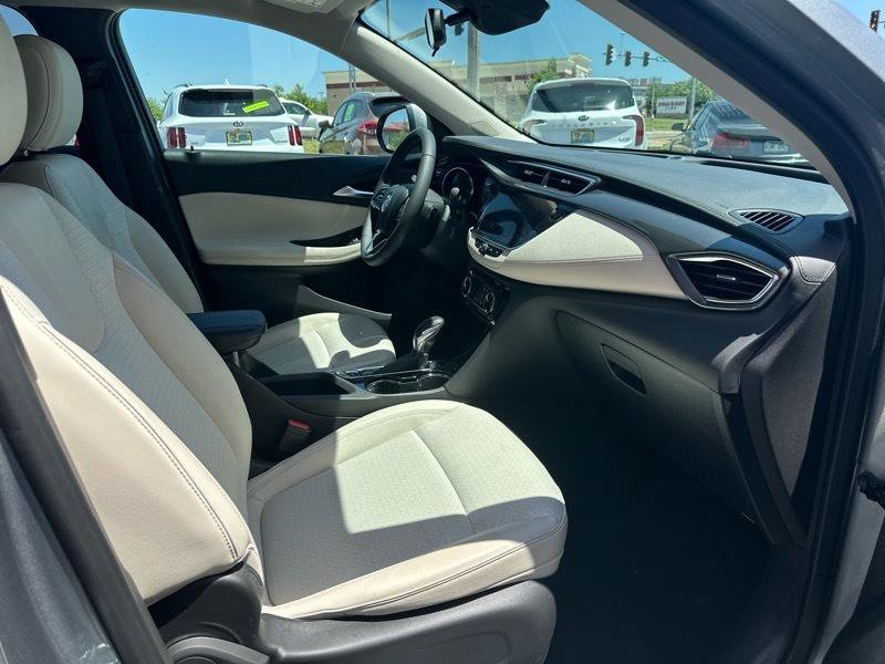 Used 2023 Buick Encore GX Preferred w/ Cold Weather Comfort Package FWD image 4