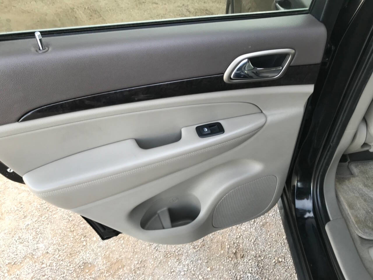 Used 2013 Jeep Grand Cherokee Laredo image 18