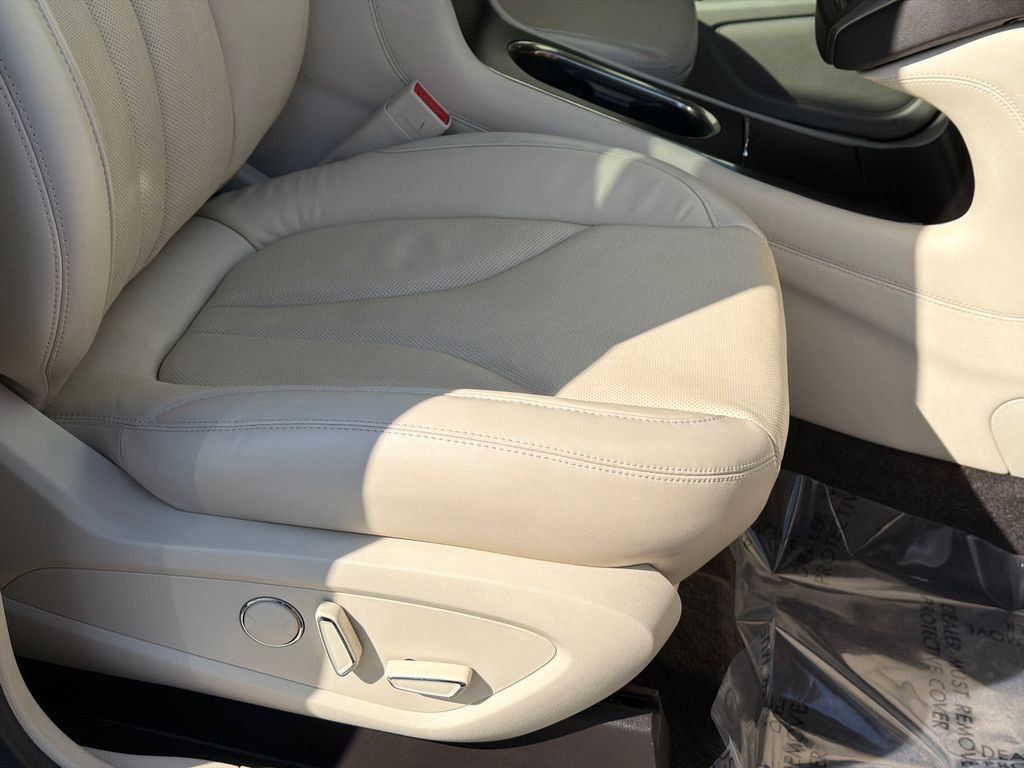 Used 2016 Lincoln MKC Reserve image 13