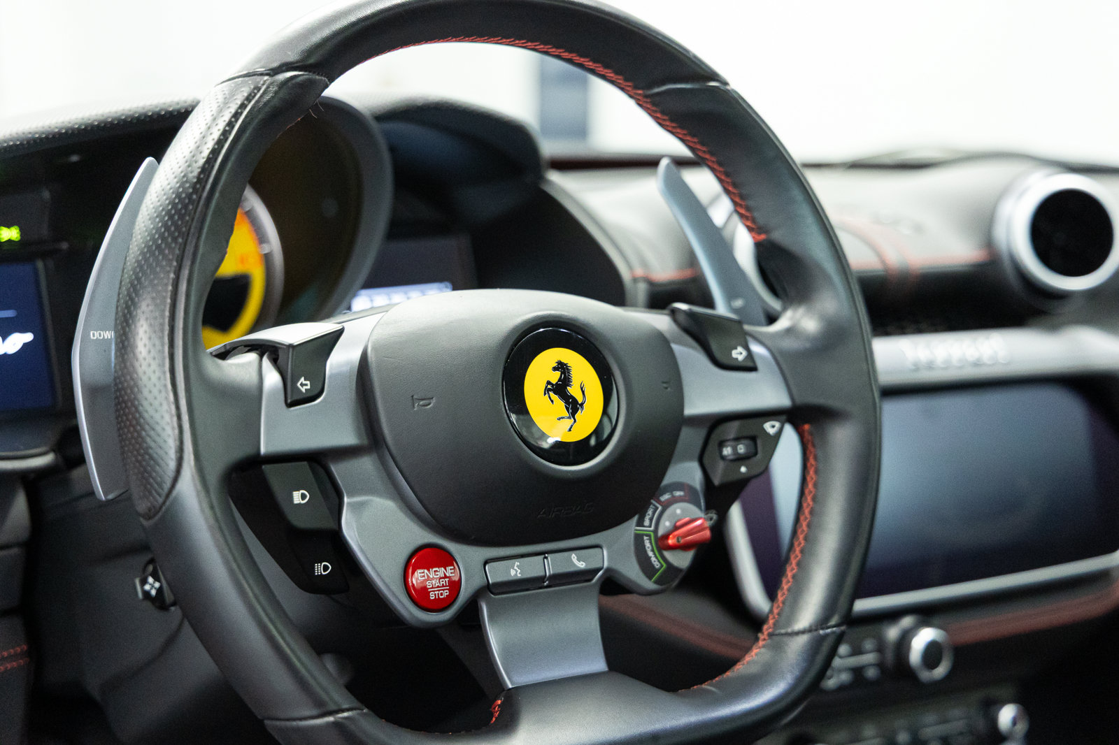 Used 2020 Ferrari Portofino RWD image 50