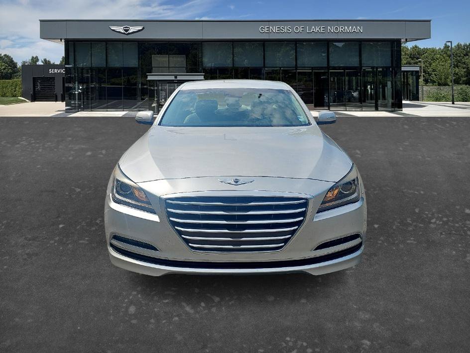 Used 2015 Hyundai Genesis 3.8 RWD image 2