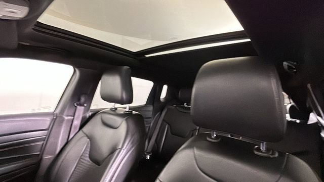 Used 2022 Jeep Compass Latitude w/ Sun and Sound Group AWD/4WD image 12