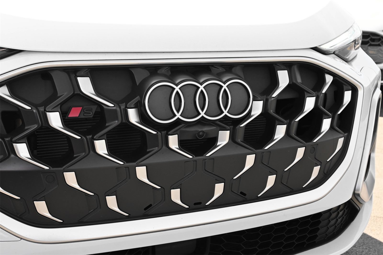 Certified 2025 Audi SQ5 Premium Plus w/ Premium Plus Package AWD/4WD image 26