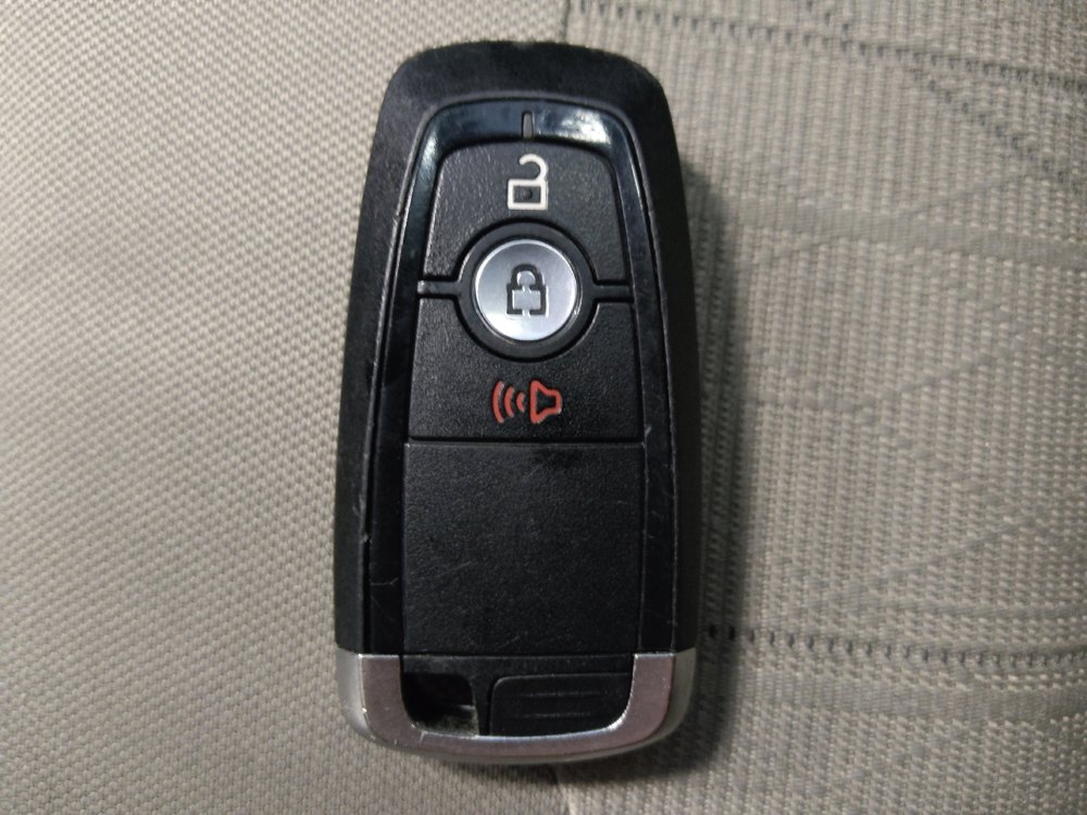 Used 2020 Ford EcoSport SE w/ SE Convenience Package image 32