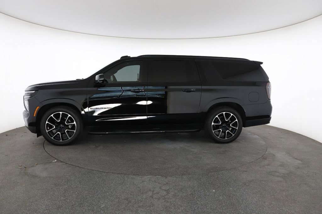 Certified 2025 Chevrolet Suburban RST w/ RST Capability Package AWD/4WD image 7