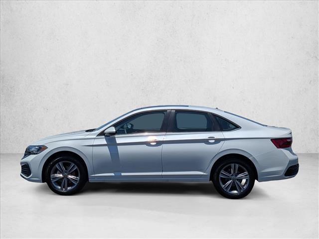 Used 2024 Volkswagen Jetta SE FWD image 9