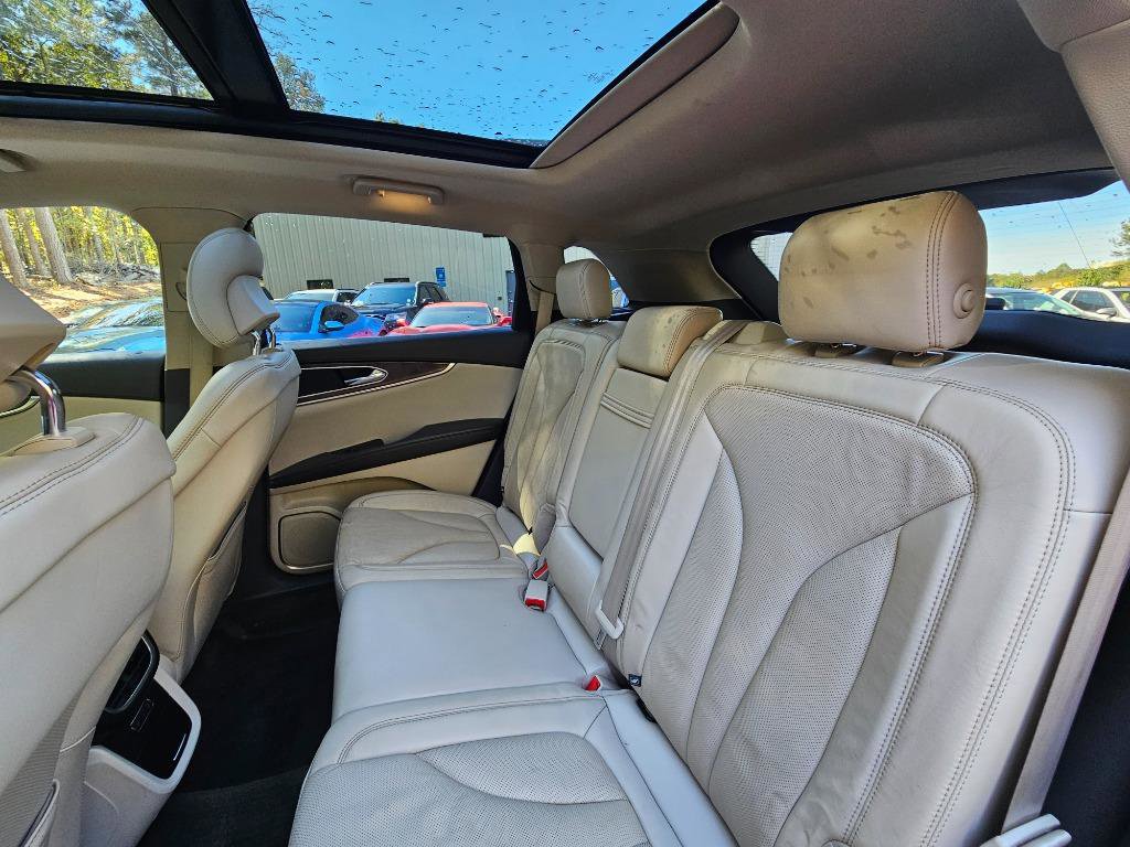 Used 2016 Lincoln MKX Reserve w/ Technology Package AWD/4WD image 32