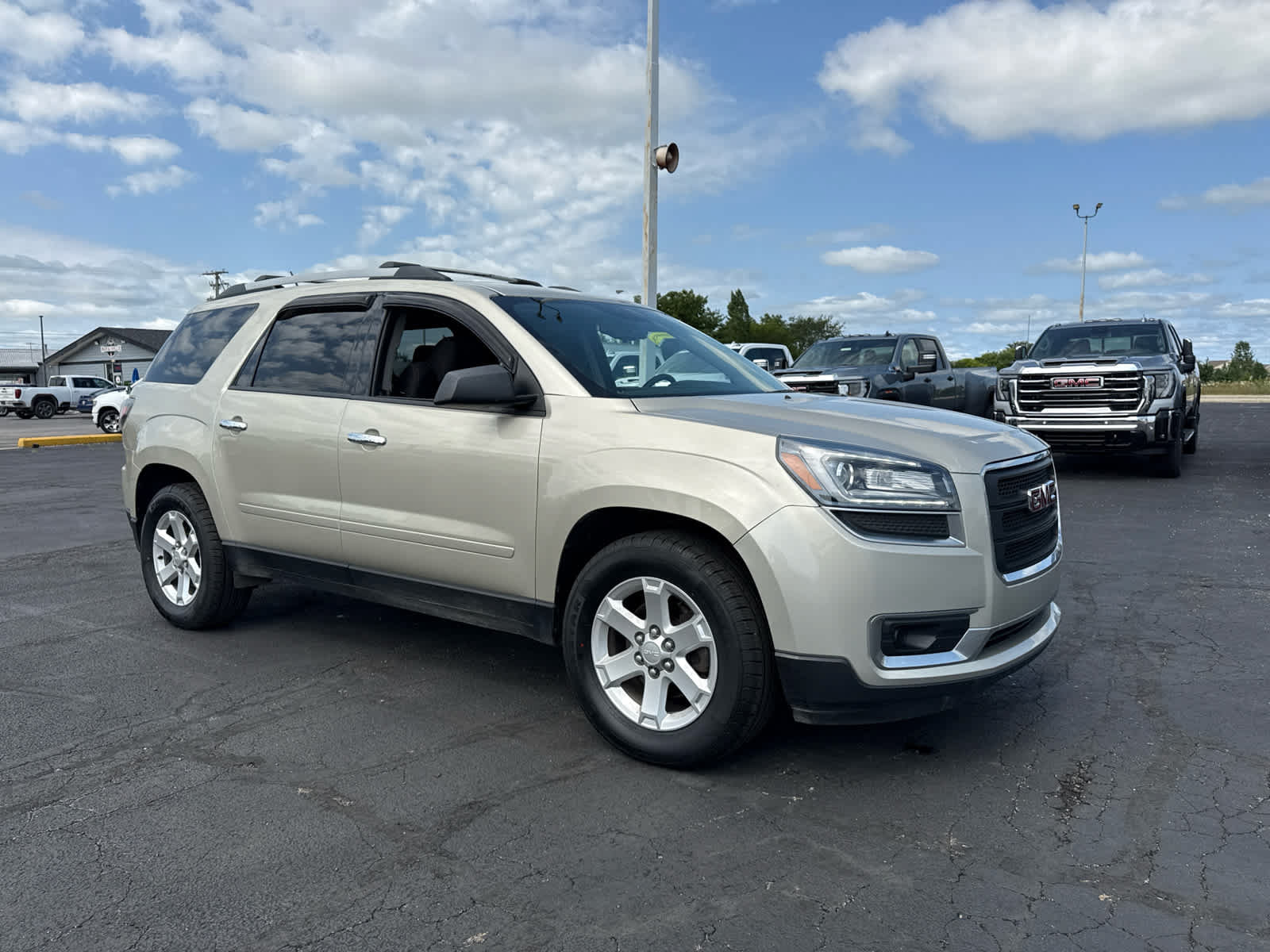 Used 2015 GMC Acadia SLE FWD image 7