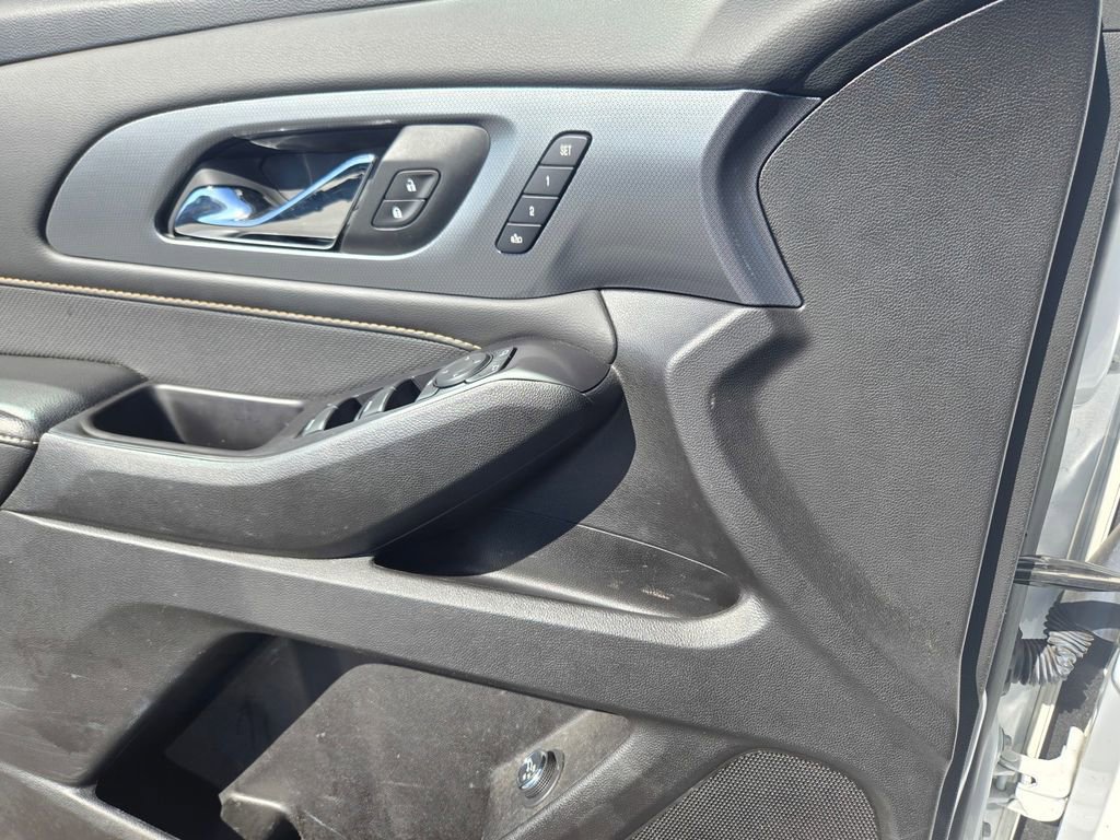 Used 2019 Chevrolet Traverse Premier image 14