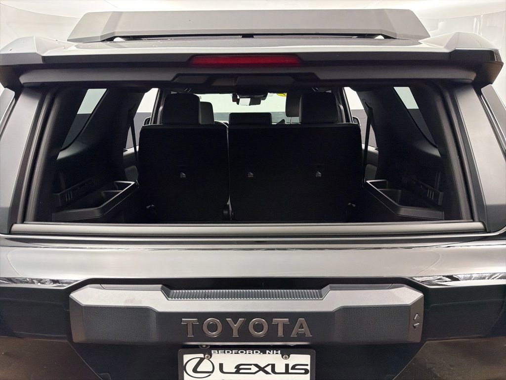 Used 2025 Toyota 4Runner Trailhunter image 39