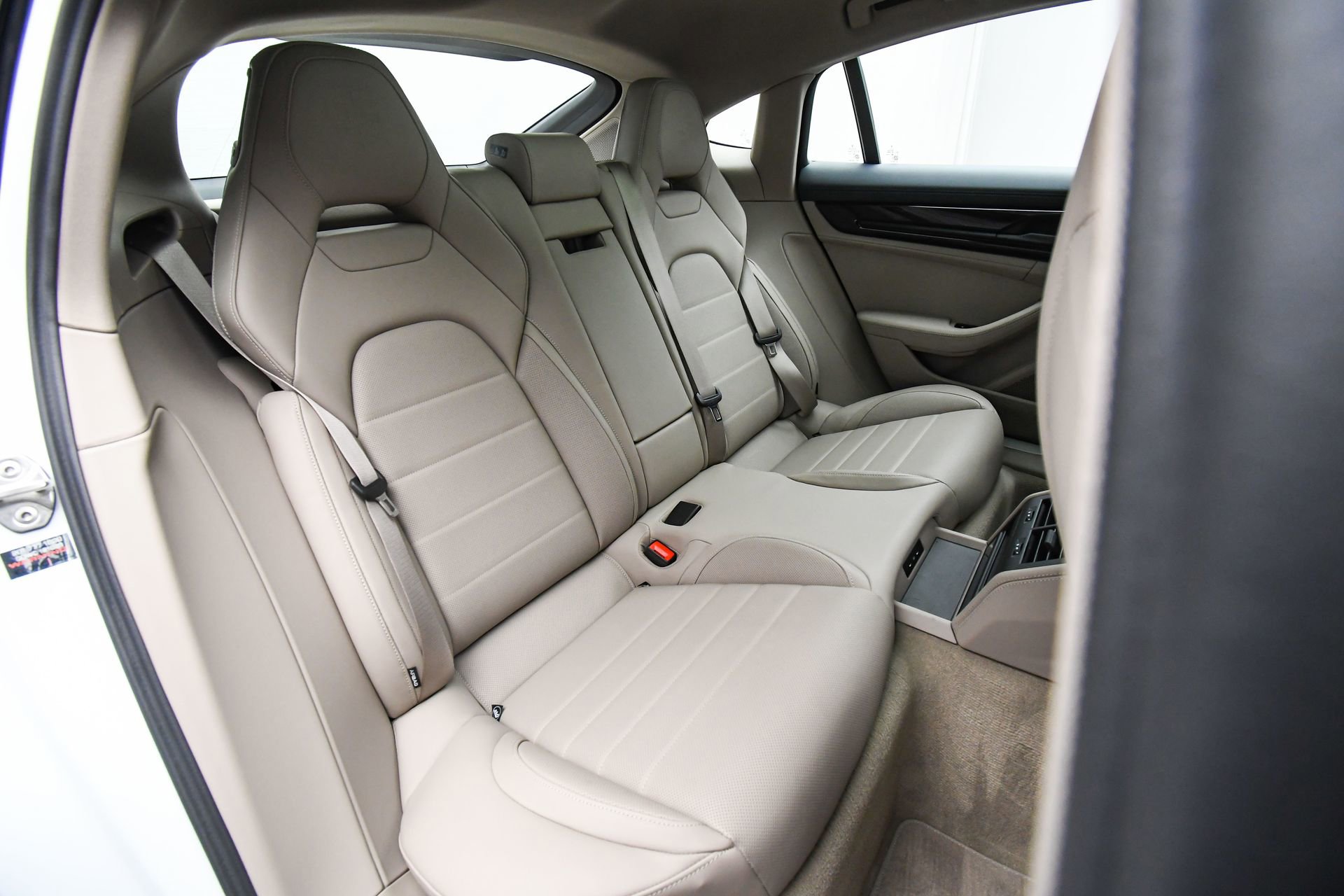 Used 2025 Porsche Panamera 4 image 50