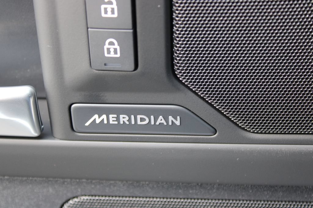 New 2026 Land Rover Defender 110 S AWD/4WD image 17