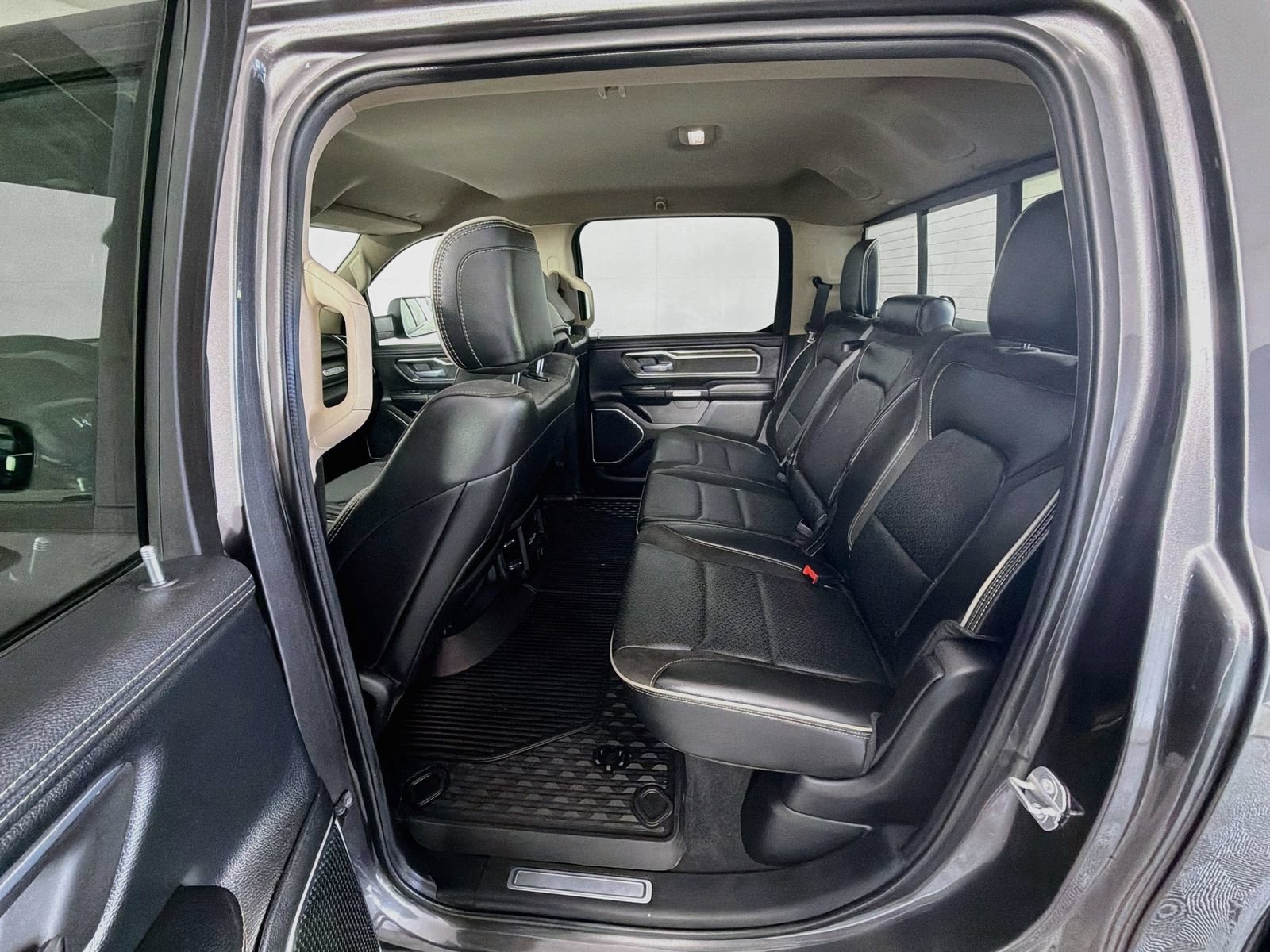 Used 2019 RAM 1500 Laramie AWD/4WD image 24