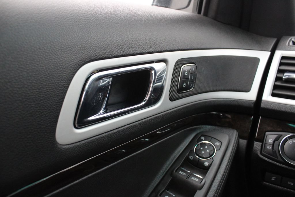 Used 2015 Ford Explorer Limited w/ Equipment Group 302A AWD/4WD image 7