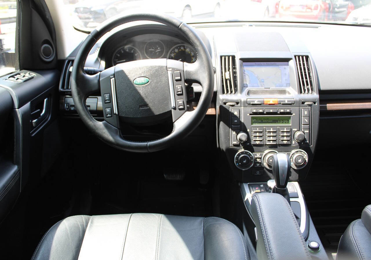 Used 2011 Land Rover LR2 HSE AWD/4WD image 13
