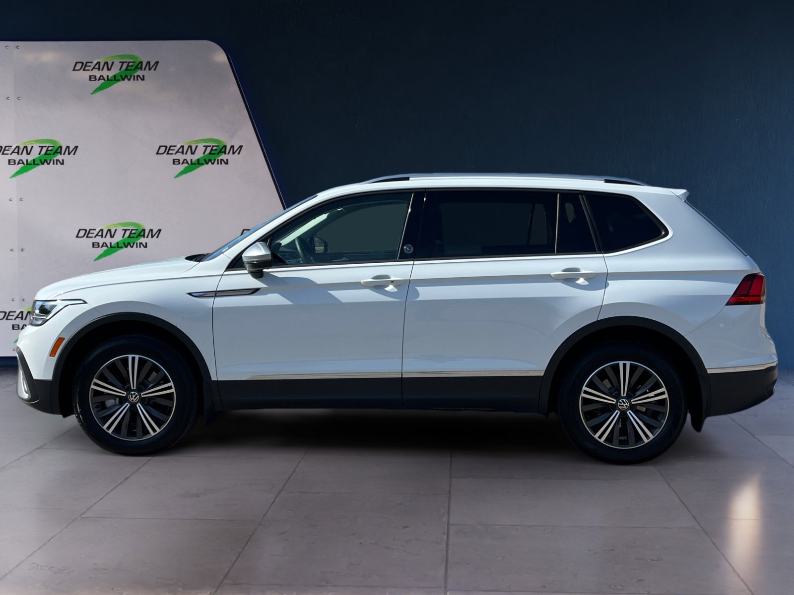 Certified 2024 Volkswagen Tiguan Wolfsburg Edition image 5