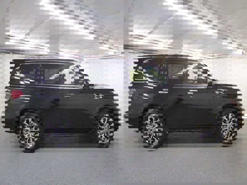 Used 2015 INFINITI QX80 Luxe w/ 22" Wheel Package image 8