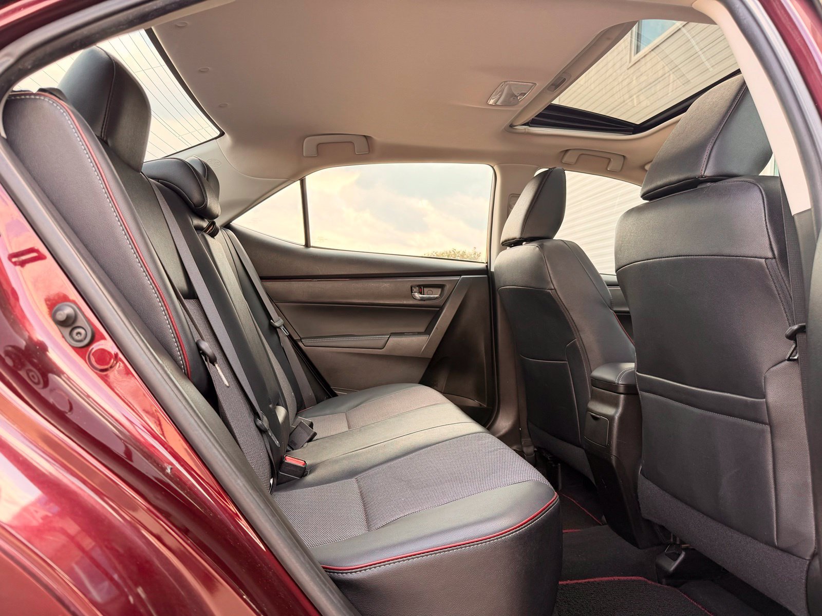 Used 2017 Toyota Corolla SE 50th Anniversary FWD image 20
