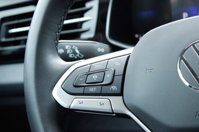Used 2026 Volkswagen Jetta SE FWD image 21
