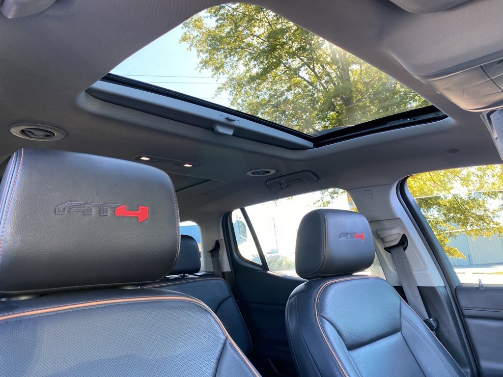 Used 2022 GMC Acadia AT4 w/ Technology Package image 27