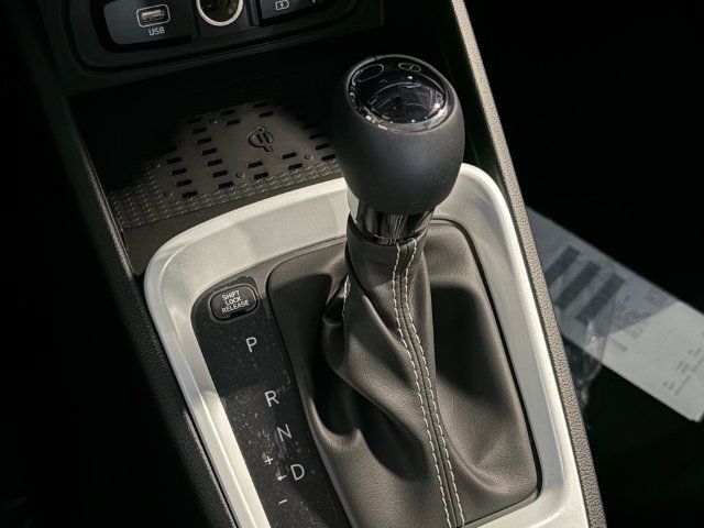 New 2026 Hyundai Venue SEL FWD image 11